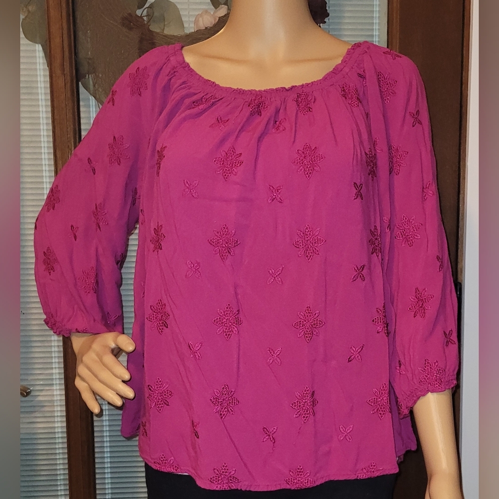 Sunny Taylor Petite Large On/Off the Shoulder Embroidered Blouse
